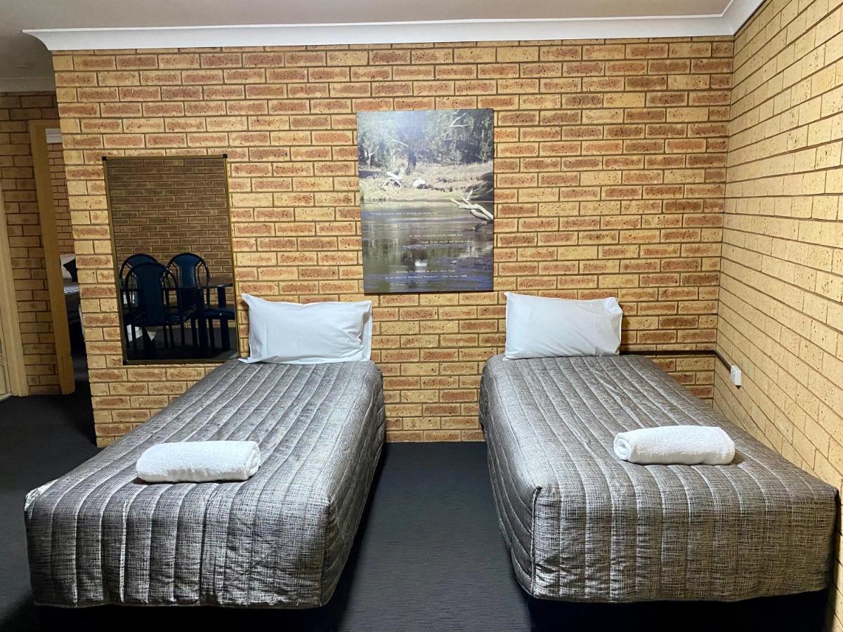 Tallarook Motor Inn Даббо Екстер'єр фото