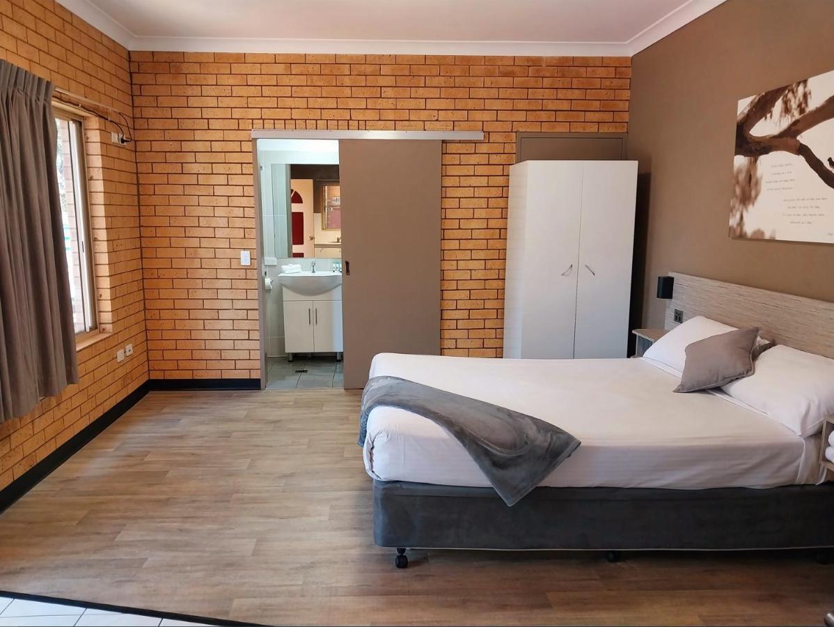 Tallarook Motor Inn Даббо Екстер'єр фото