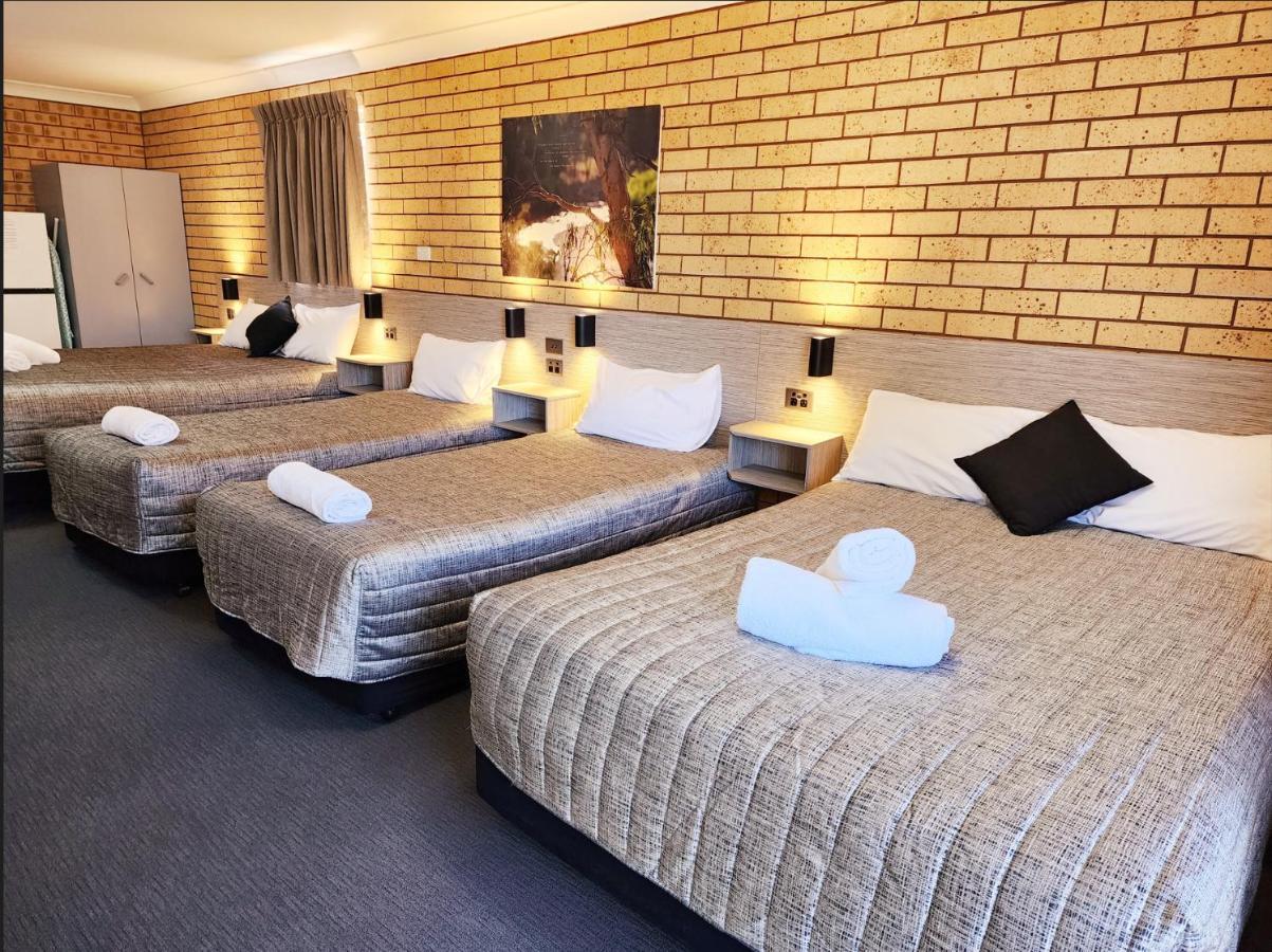 Tallarook Motor Inn Даббо Екстер'єр фото